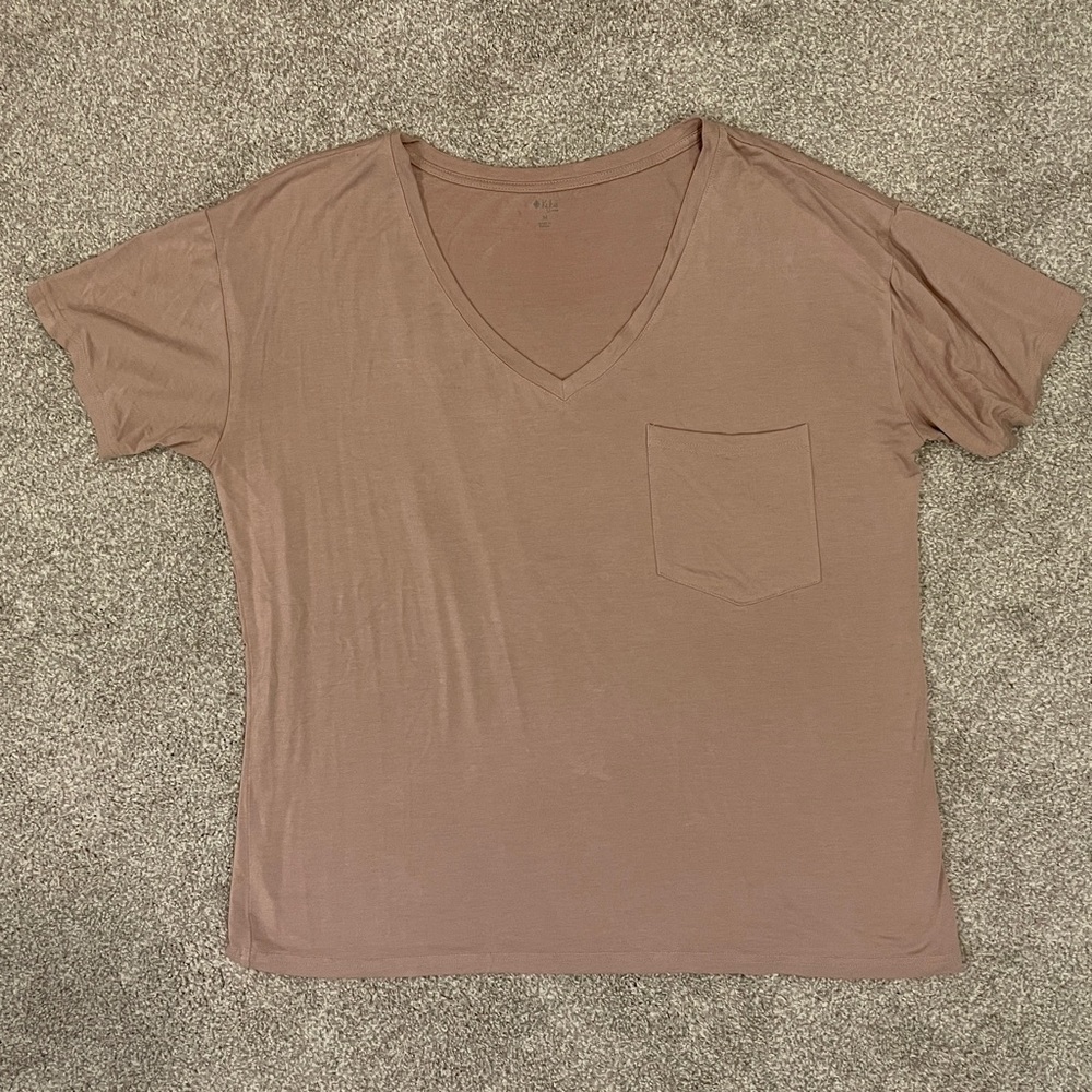 Kyte Baby women’s v-neck t-shirt in sunset, size medium